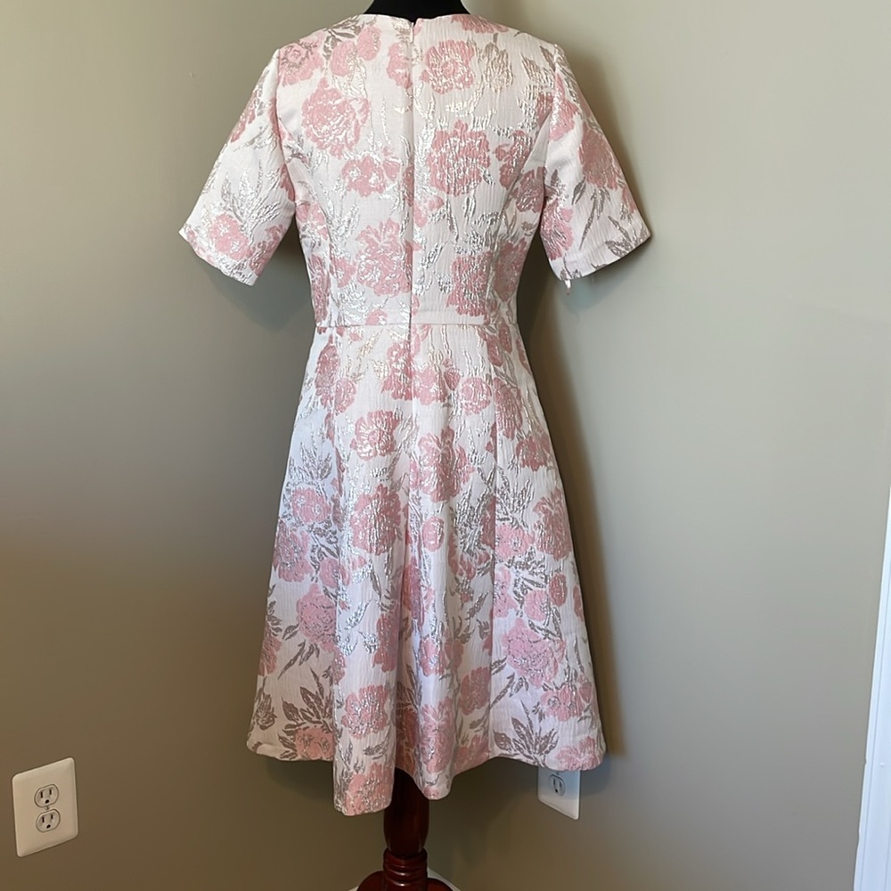 Spring dress - Picture 2 of 3
